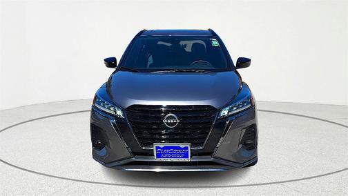 2022 Nissan Kicks SR