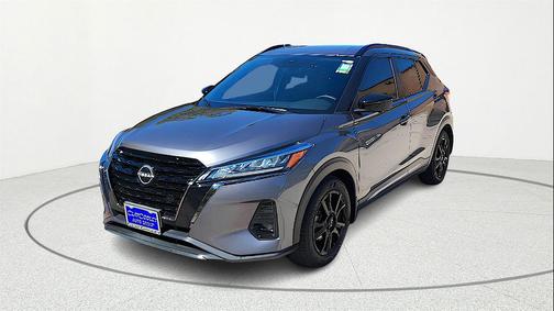 2022 Nissan Kicks SR