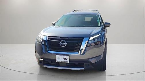 2025 Nissan Pathfinder Platinum FWD