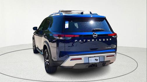2025 Nissan Pathfinder Platinum FWD