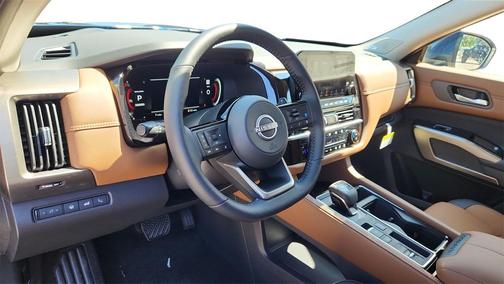 2025 Nissan Pathfinder Platinum FWD