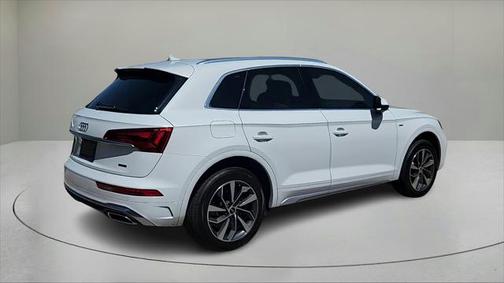 2022 Audi Q5 45 S line Premium Plus