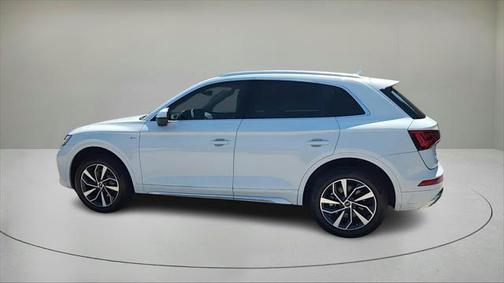2022 Audi Q5 45 S line Premium Plus