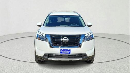 2025 Nissan Pathfinder SL FWD