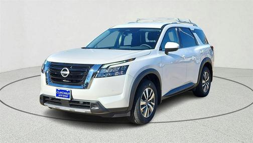 2025 Nissan Pathfinder SL FWD
