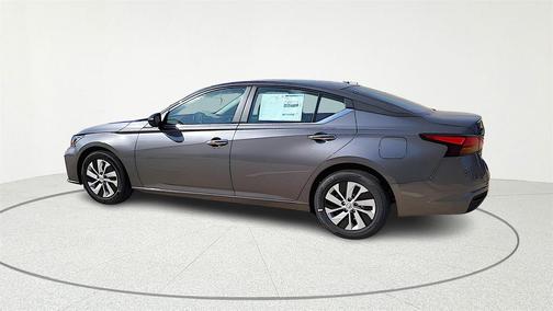 2025 Nissan Altima S FWD