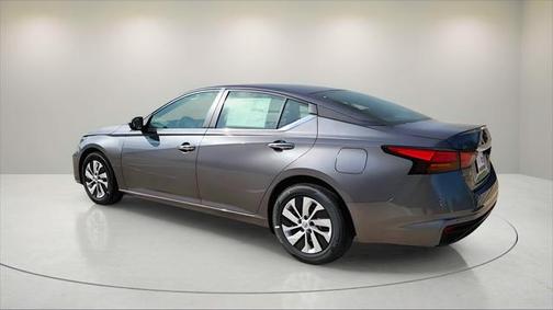 2025 Nissan Altima S FWD
