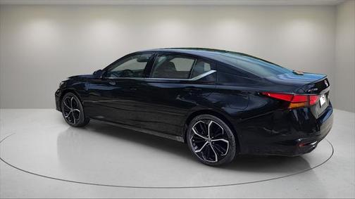 2025 Nissan Altima SR FWD