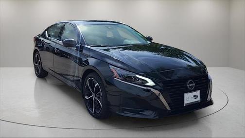 2025 Nissan Altima SR FWD