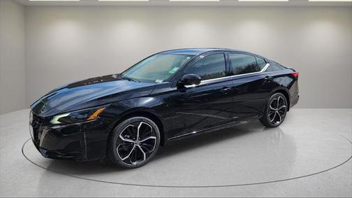 2025 Nissan Altima SR FWD