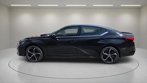 2025 Nissan Altima SR FWD
