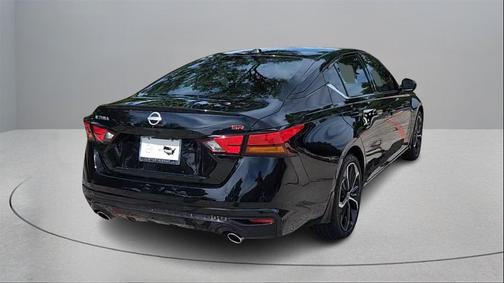 2023 Nissan Altima SR FWD