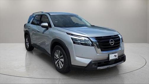 2022 Nissan Pathfinder SL 4WD