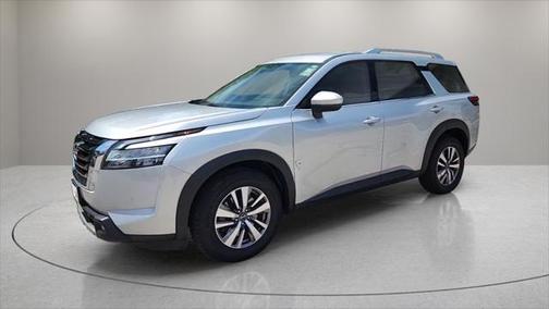 2022 Nissan Pathfinder SL 4WD