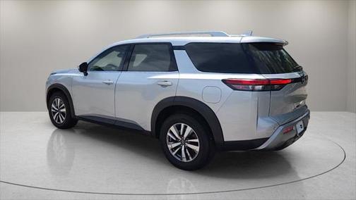 2022 Nissan Pathfinder SL 4WD
