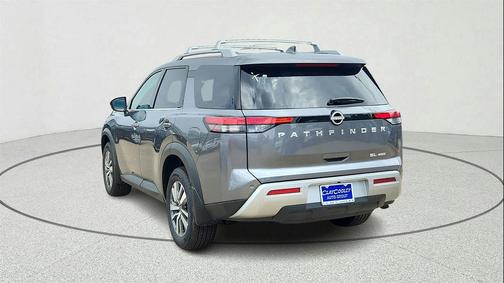 2025 Nissan Pathfinder SL FWD