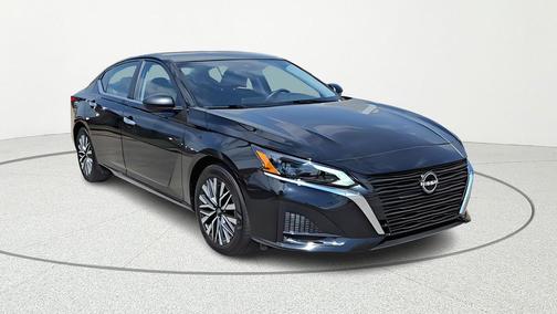 Super Black Clearcoat 2025 Nissan Altima 2.5 SV