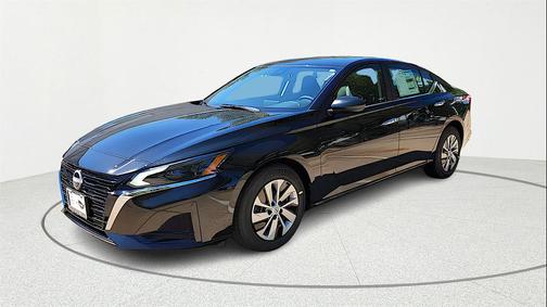 2025 Nissan Altima S FWD