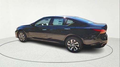 2025 Nissan Altima S FWD