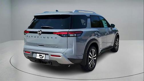 2025 Nissan Pathfinder Platinum FWD