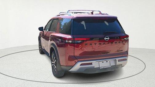 2025 Nissan Pathfinder Platinum FWD