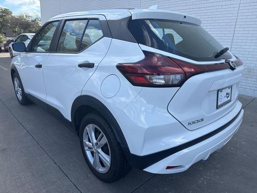 2021 Nissan Kicks S