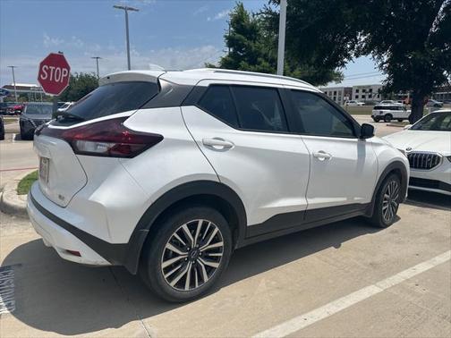 2022 Nissan Kicks SV