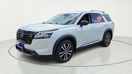Pearl White Tricoat 2024 Nissan Pathfinder Platinum FWD