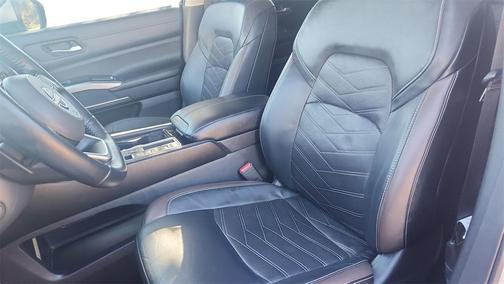 2022 Nissan Pathfinder Platinum 2WD