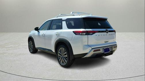 2024 Nissan Pathfinder SL FWD