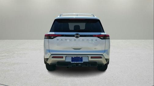 2024 Nissan Pathfinder SL FWD