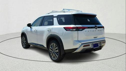 2024 Nissan Pathfinder SL FWD