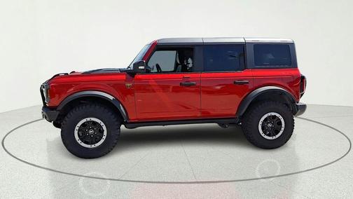 Hot Pepper Red Metallic Tinted Clearcoat 2023 Ford Bronco Badlands