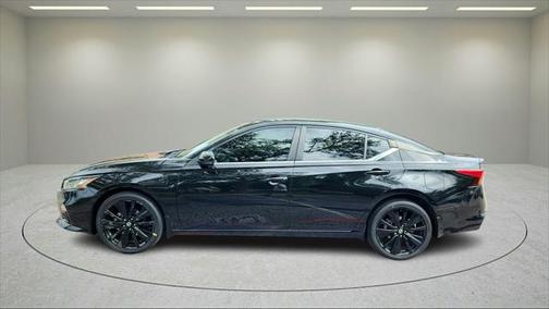 2022 Nissan Altima SR Intelligent AWD