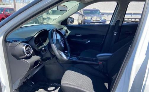 2022 Nissan Kicks SV
