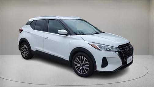 2022 Nissan Kicks SV