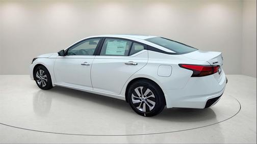 2025 Nissan Altima S FWD