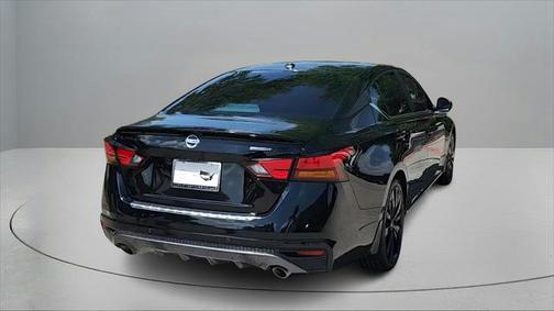 2022 Nissan Altima SR FWD