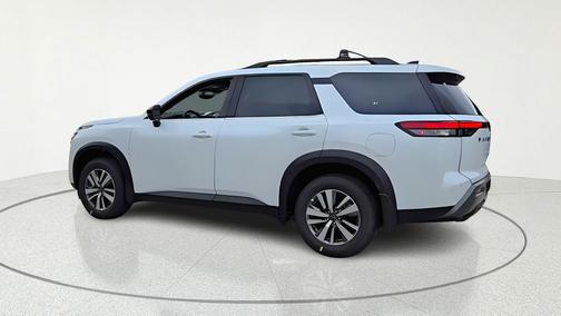 Everest White Pearl Tricoat 2026 Nissan Pathfinder SL