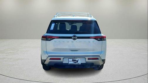 2025 Nissan Pathfinder Platinum FWD