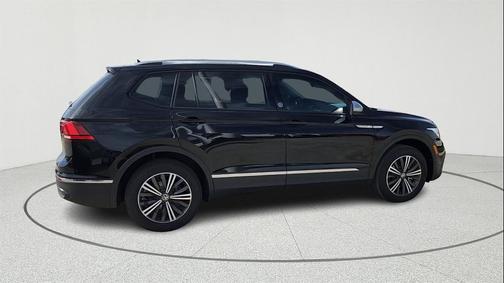 2024 Volkswagen Tiguan 2.0T Wolfsburg Edition
