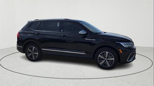 2024 Volkswagen Tiguan 2.0T Wolfsburg Edition