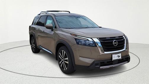 2025 Nissan Pathfinder Platinum FWD