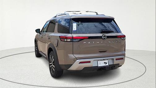 2025 Nissan Pathfinder Platinum FWD