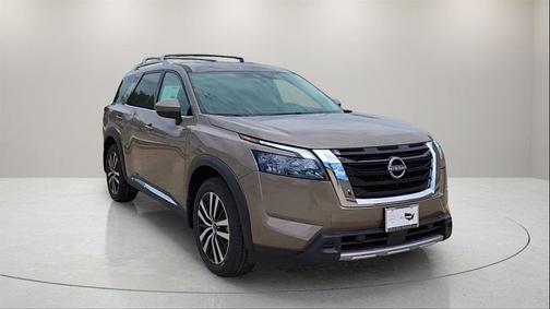 2025 Nissan Pathfinder Platinum FWD