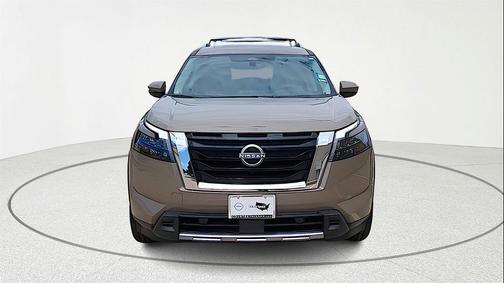 2025 Nissan Pathfinder Platinum FWD