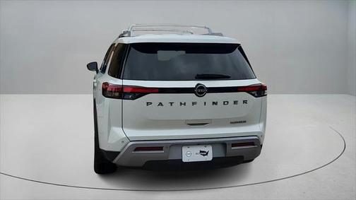 2022 Nissan Pathfinder Platinum 2WD