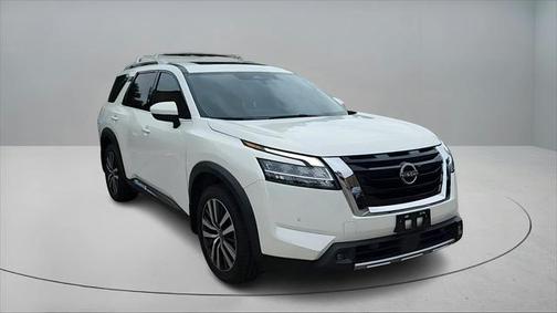 2022 Nissan Pathfinder Platinum 2WD