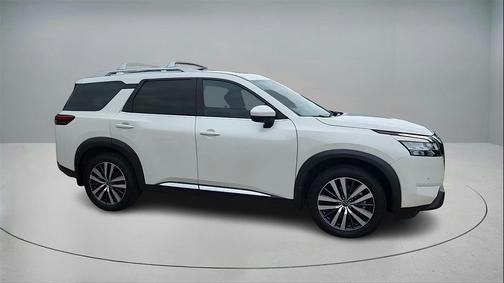 2022 Nissan Pathfinder Platinum 2WD