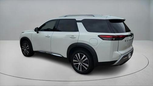 2022 Nissan Pathfinder Platinum 2WD
